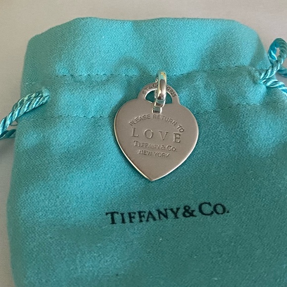 Tiffany & Co. RTT Love Heart Tag - Picture 6 of 7